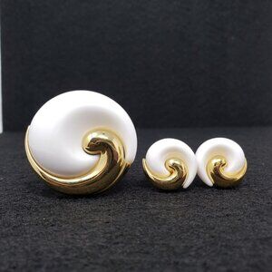 Crown Trifari Signed Brooch & Clip Earrings Set Spiral Gold Tone White